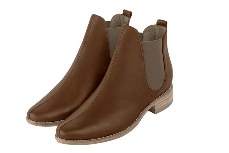 Caramel brown women's ankle boots, with elastics. Round toe. Flat leather soles. Front view - Florence KOOIJMAN